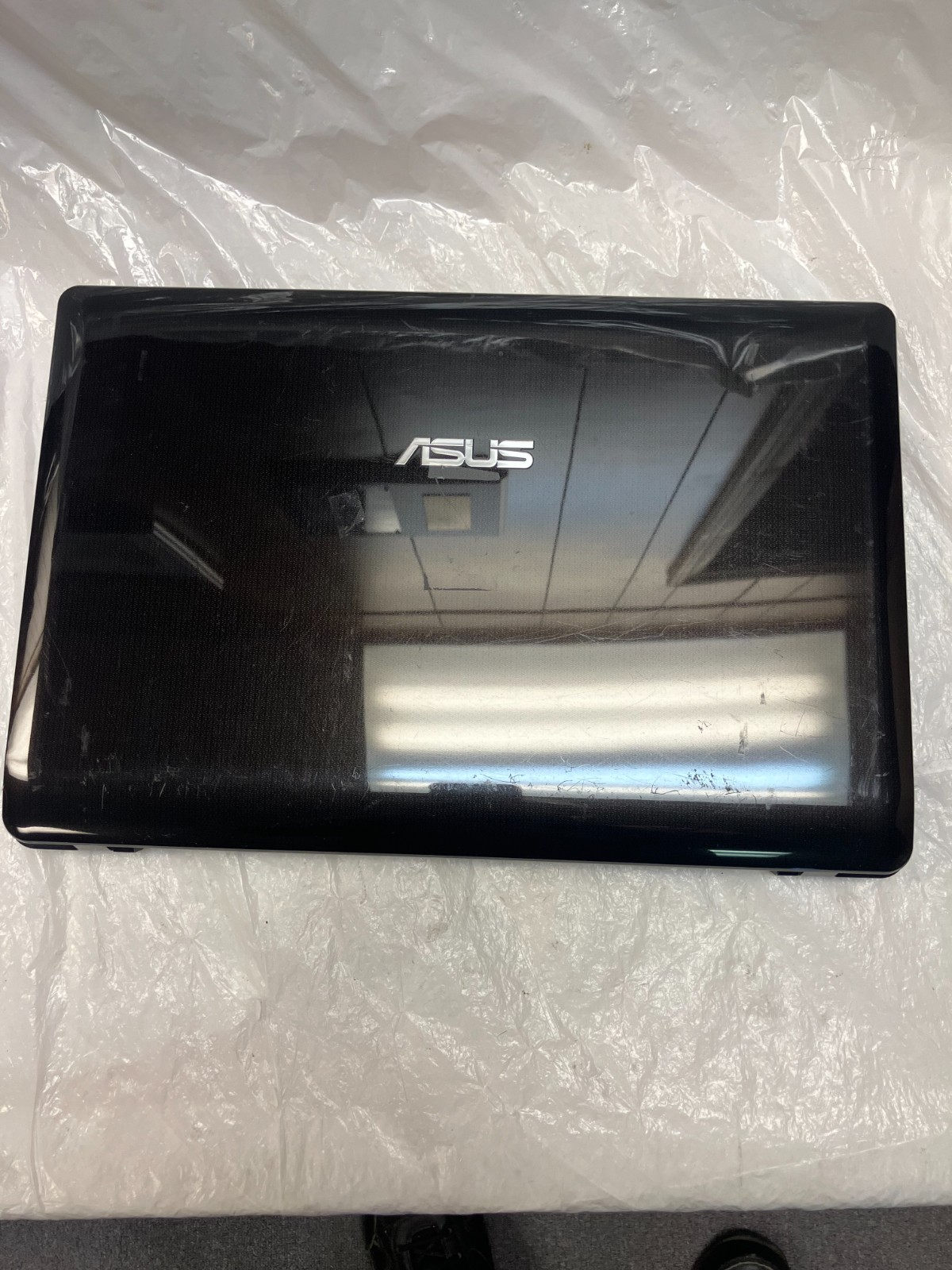 Asus K52F Intel Core i3-M370 2.40GHz No RAM 15.6" No Battery No HDD   FOR PARTS