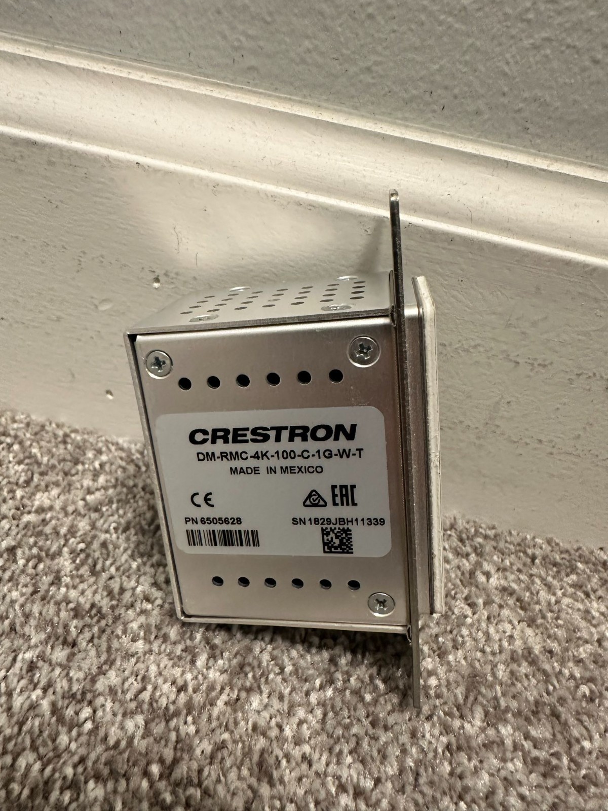 Crestron DM-RMC-4K-100-C-1G-W-T Wall Plate 4K DigitalMedia 8G+ Receiver/Room Con