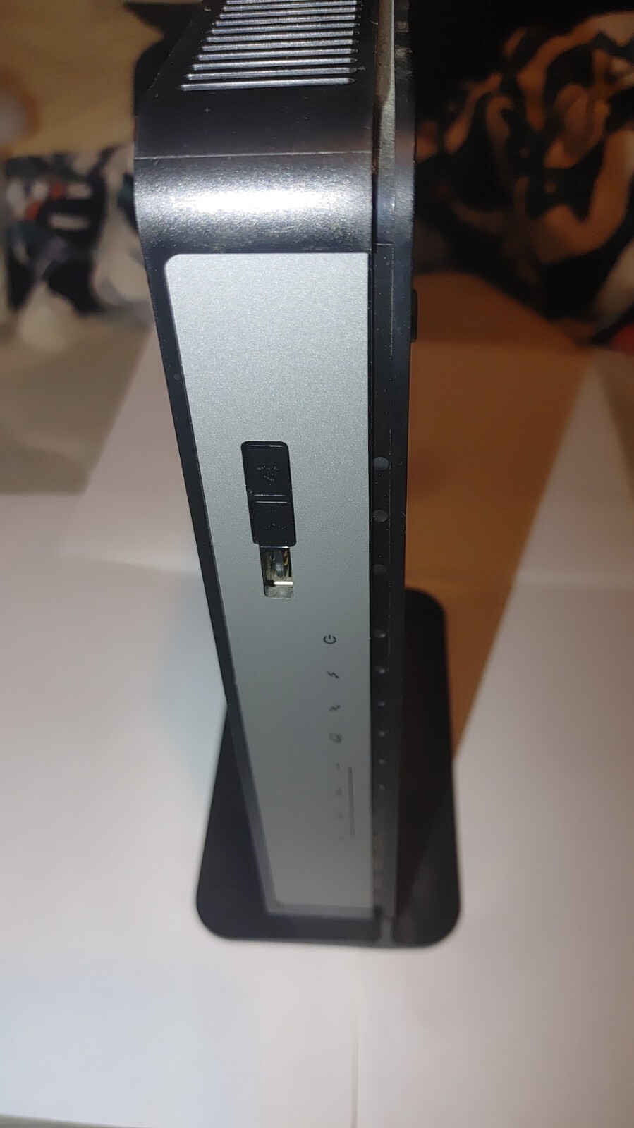 Netgear CG3000D v2 Wireless Cable Modem - N300 DOCSIS 3.0 NO ADAPTER