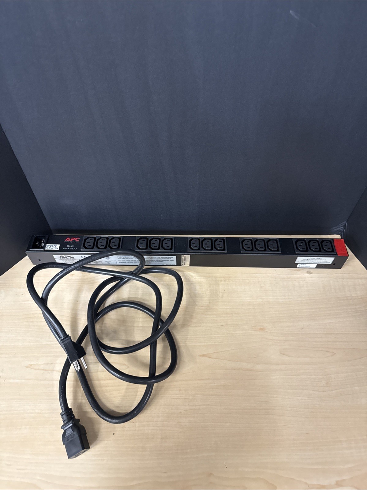 APC AP9572 Basic Rack PDU Zero U 16A 208/230V 15 x C13 Power Distribution Unit