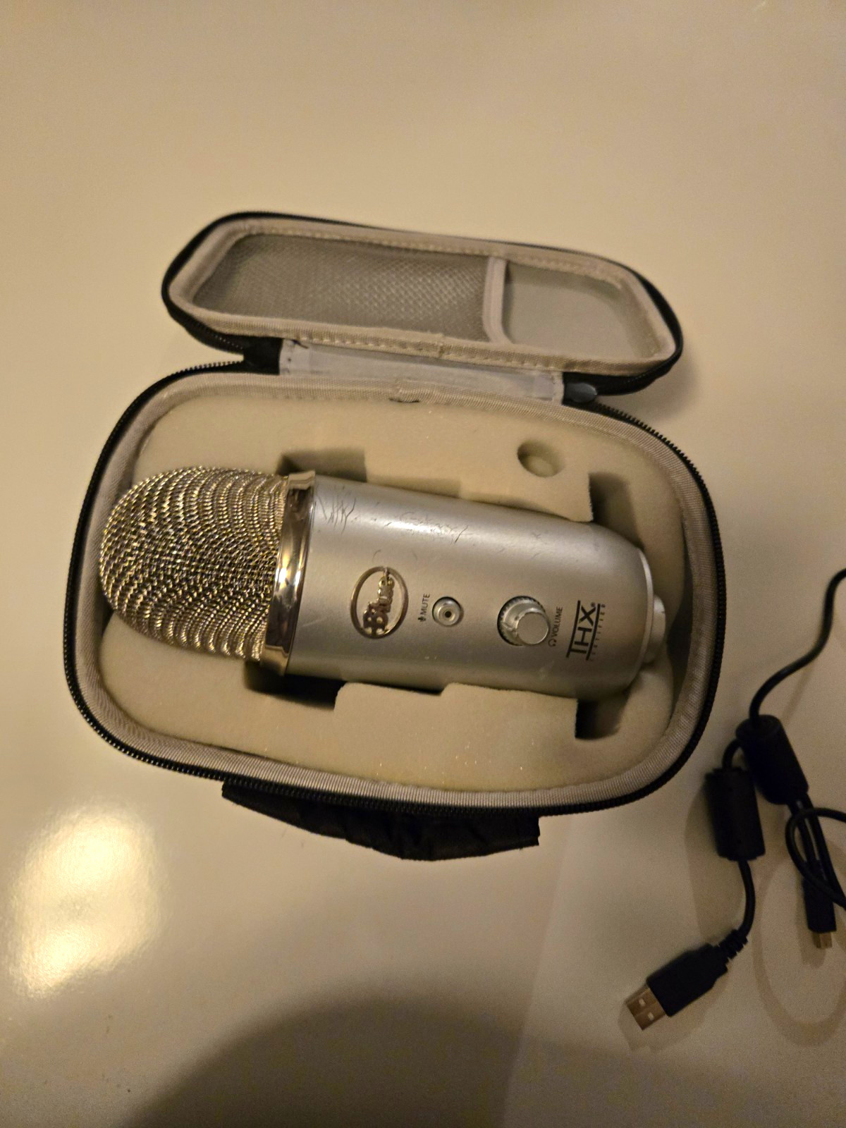 Blue Yeti Silver THX USB Condenser Microphone w/ Case Cable No Stand Untested