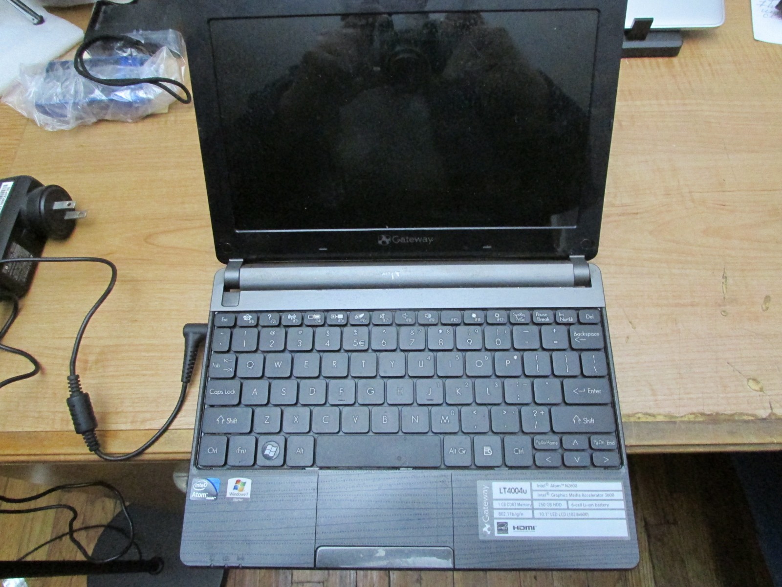 GATEWAY LT4004u SLIM LAPTOP COMPUTER 250g HD