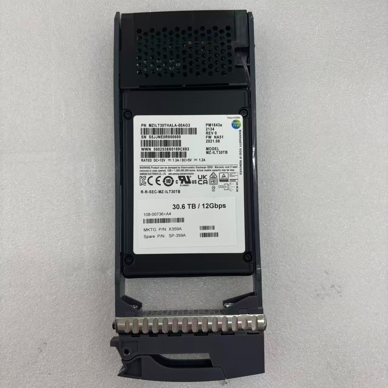 Netapp X359A 108-00736+A4 PM1643a MZILT30THALA-00AG3 30.6TB 12Gbps 2.5in SAS SSD