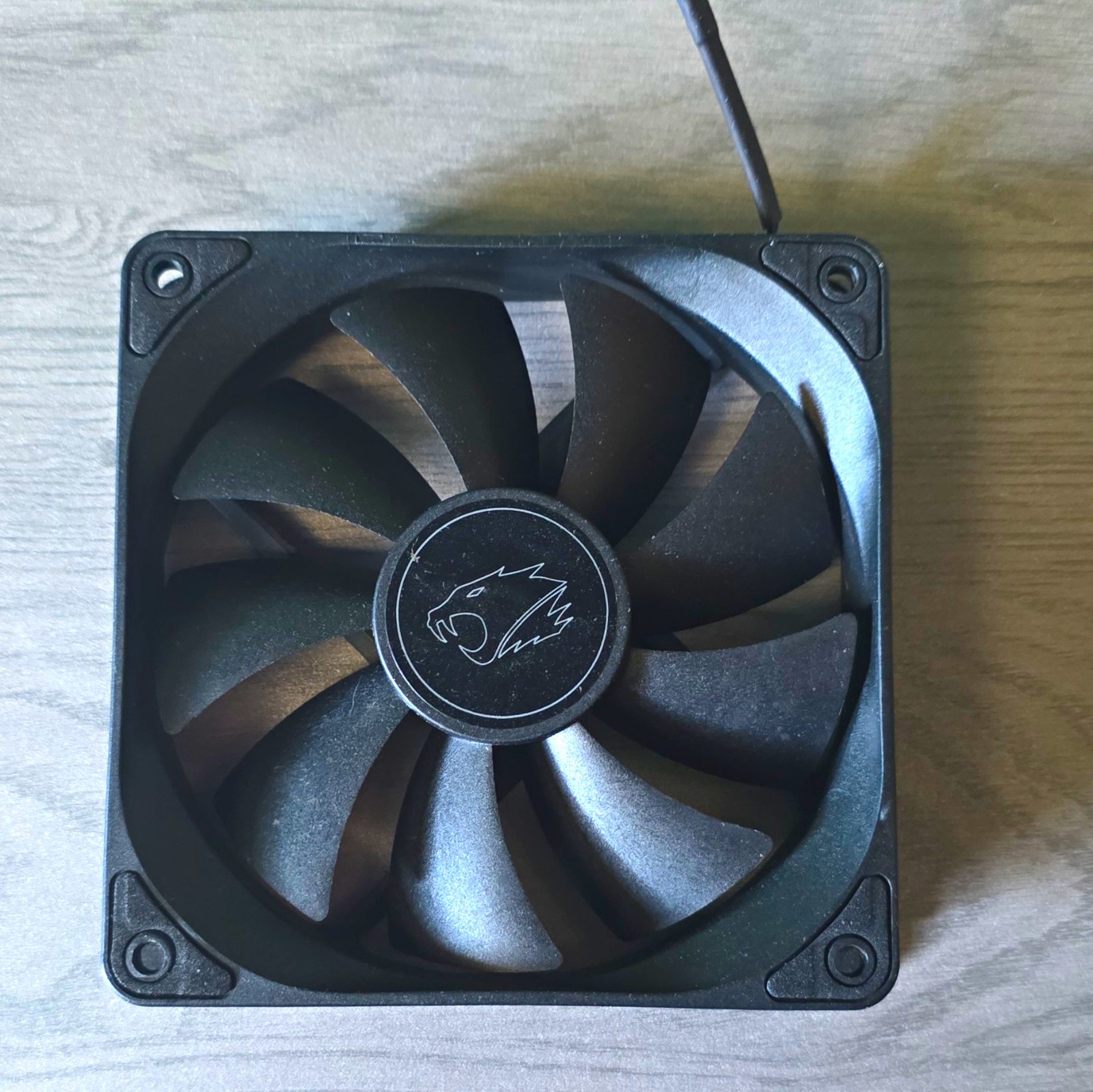 iBUYPOWER 12V 0.2A 4-Pin Case Fan Black Plastic Universal for PC Case