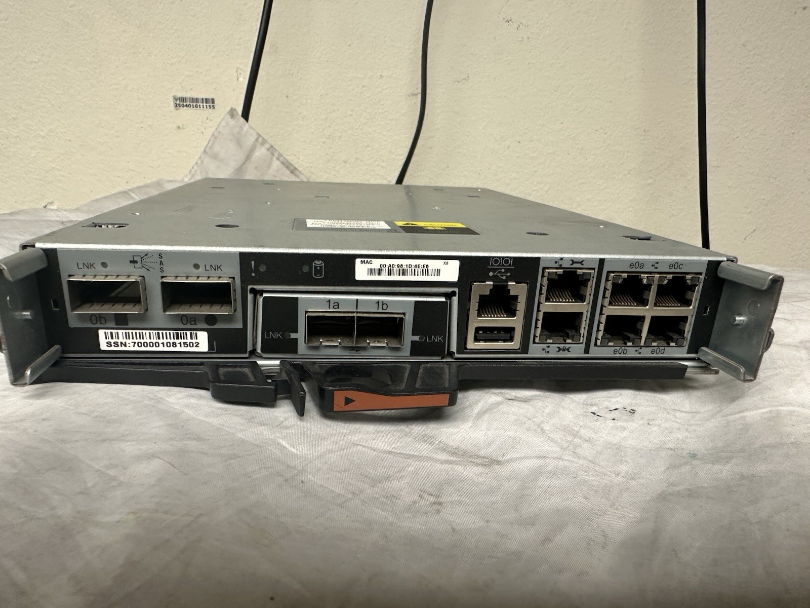 NETAPP 111-00846+B1 CONTROLLER MODULE W/ 110-00179+B0 111-00811+A2 with Battery