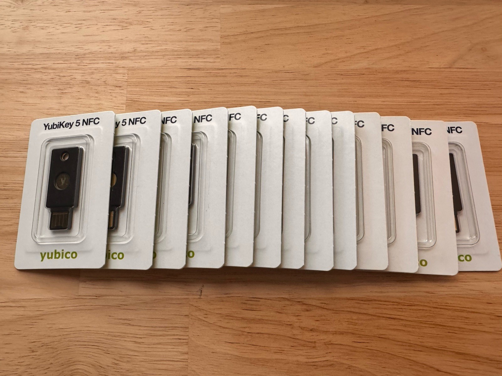 Yubico ‎YubiKey 5 NFC USBA and NFC Security Key Pack of (15)