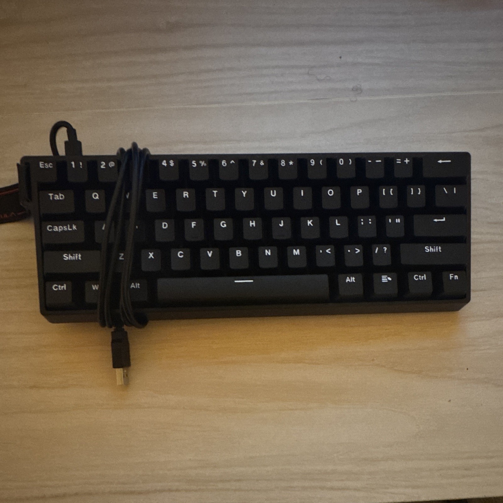 K5M 87KEY-USB Compact 87-Key Wired USB Illuminated Keyboard, Black QWERTY