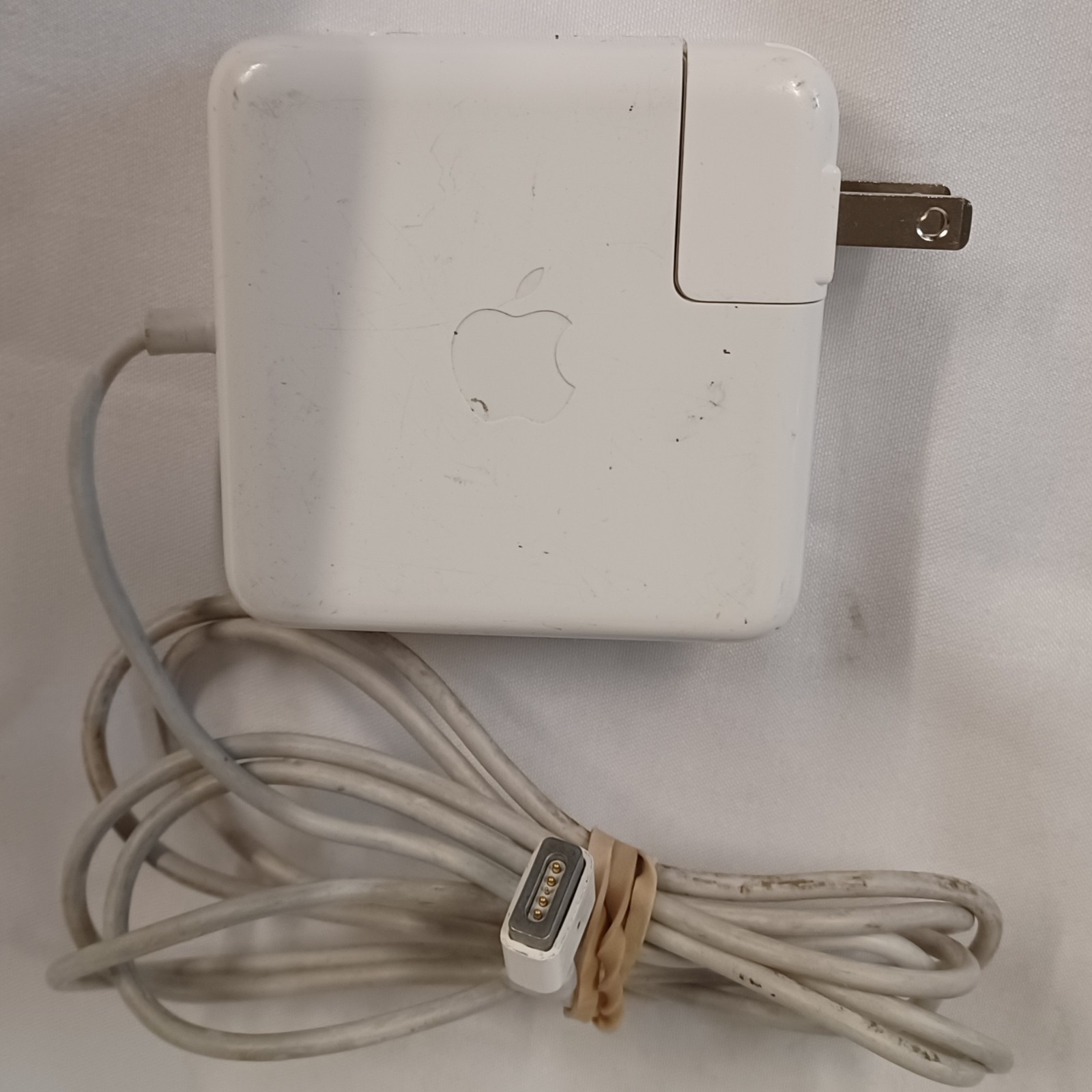 Genuine Apple A1184 60W MagSafe Power Adapter Charger 16.5V 3.65A w Folding Plug