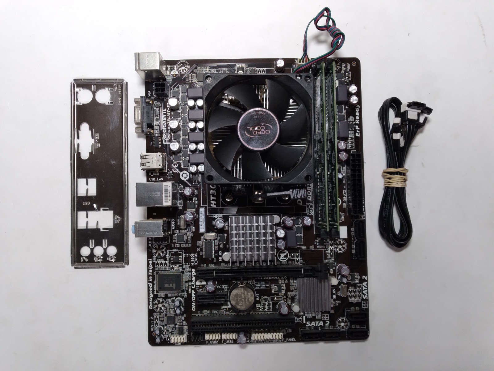 Gigabyte GA-78LMT-S2 Motherboard AMD FX-4300, 8GB RAM, IO Shield #2377