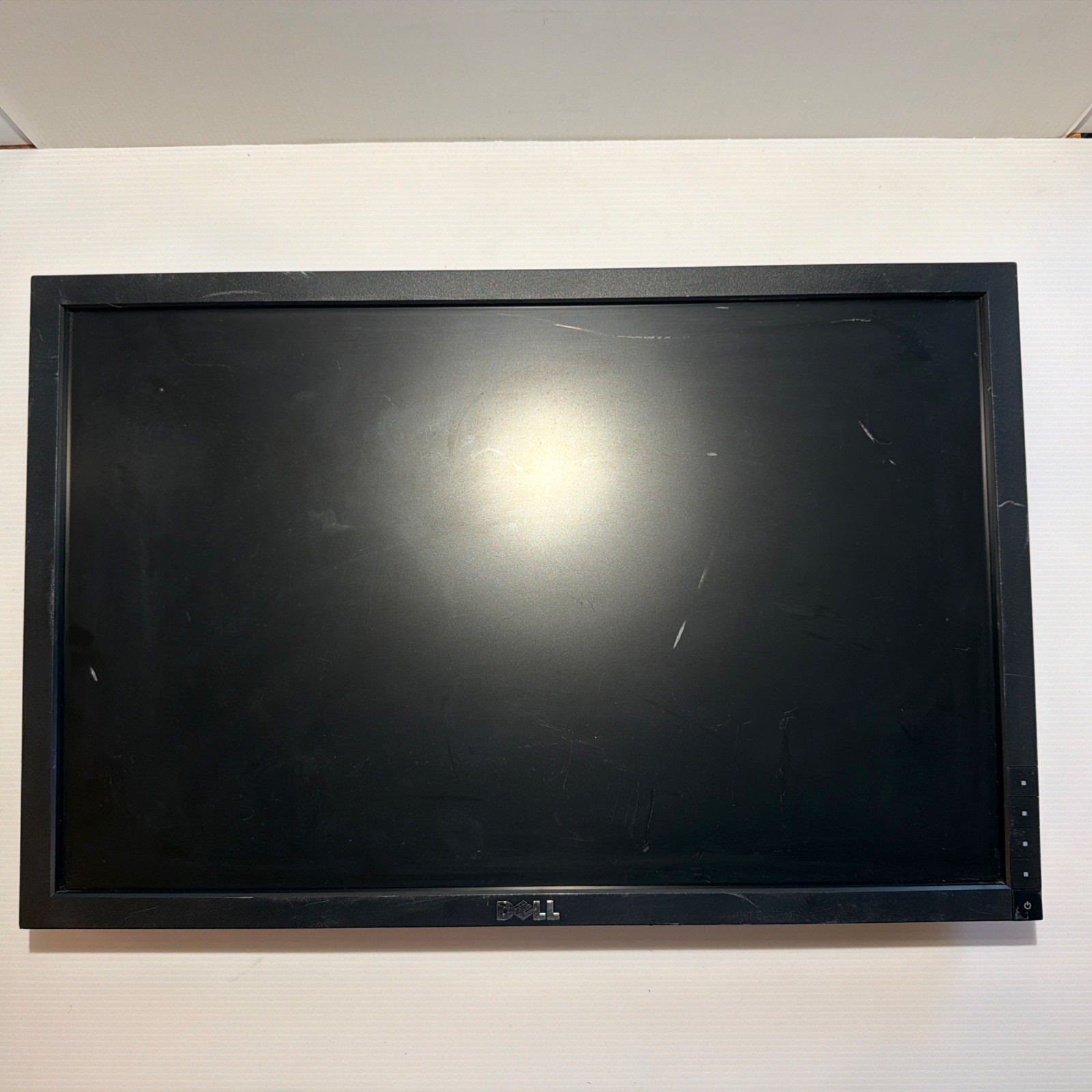 Dell P2210t 22" LED HD DVI/VGA/Display Port/USB Monitor