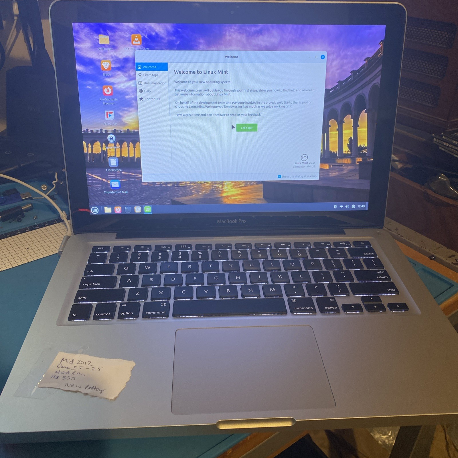 Apple MacBook Pro A1278 (Mid 2012,13.3")-Core I5 2.5GHZ,4GB,128GB SSD-Linux Mint