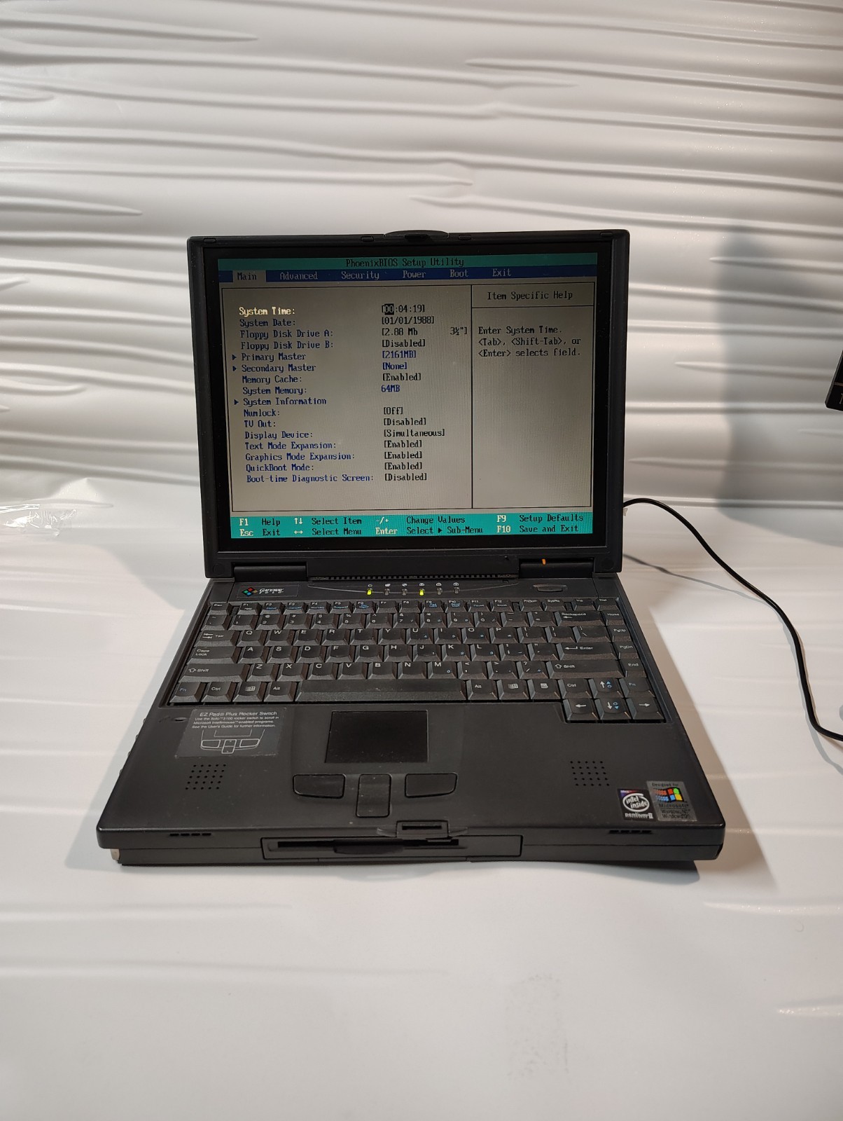 VINTAGE GATEWAY SOLO 5100 LAPTOP BUNDLE CD-ROM FLOPPY BATTERY CORD TESTED WORKS