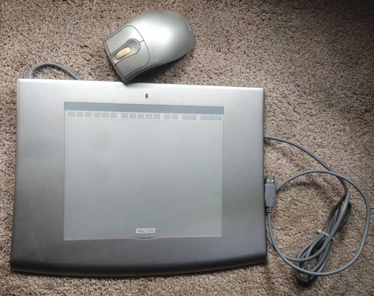 WACOM INTUOUS 2 GRAPHICS TABLET XD-0608-U With mouse no pen