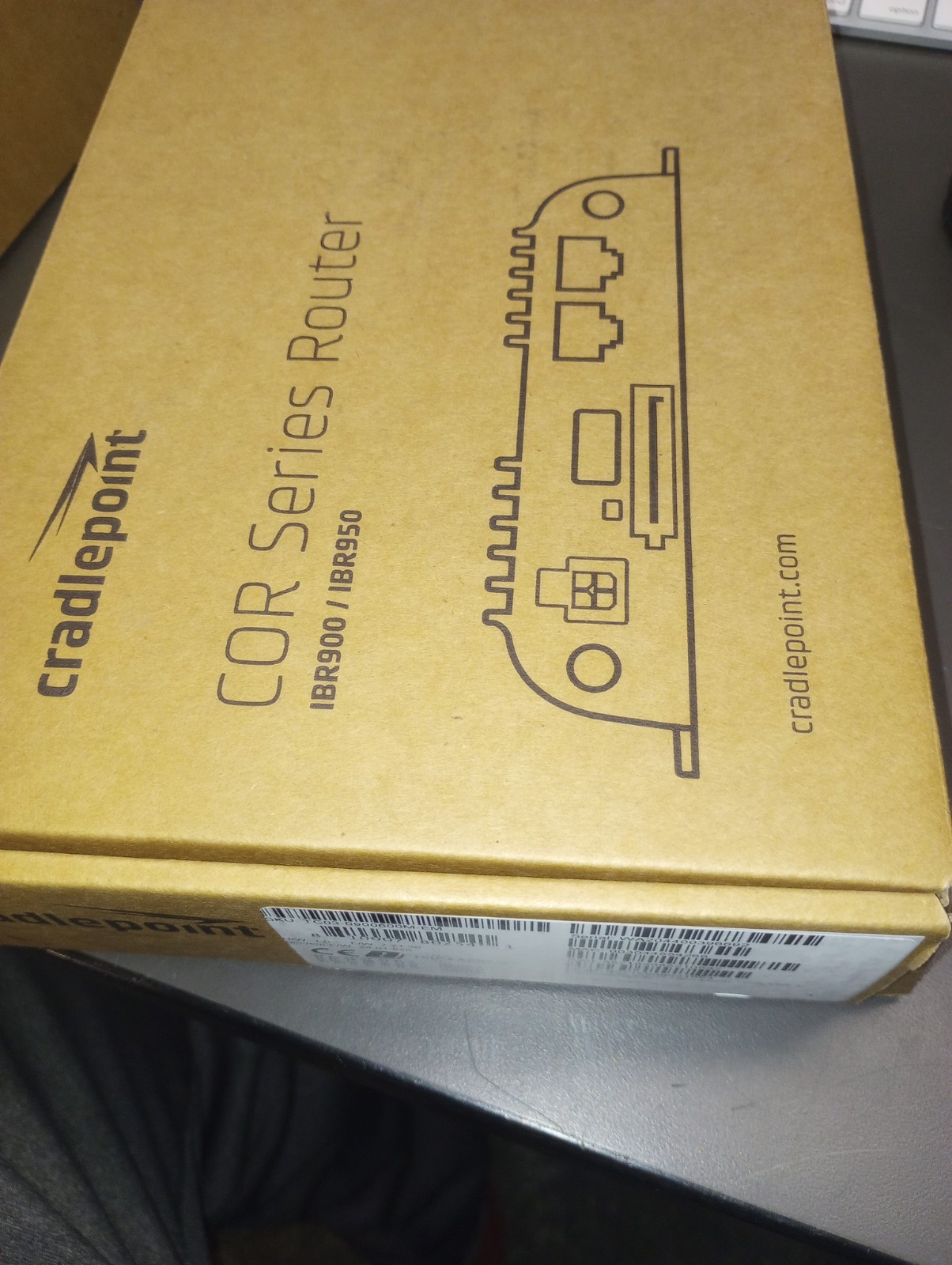 NEW CRADLEPOINT IBR900-600M 4G LTE DUAL BAND ROUTER TC03-0900600M-PM