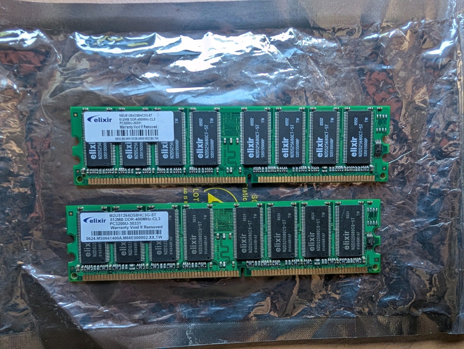 Elixir 512MB PC2700 DDR-333MHz non-ECC Unbuffered CL2.5 184-Pin DIMM RAM *2
