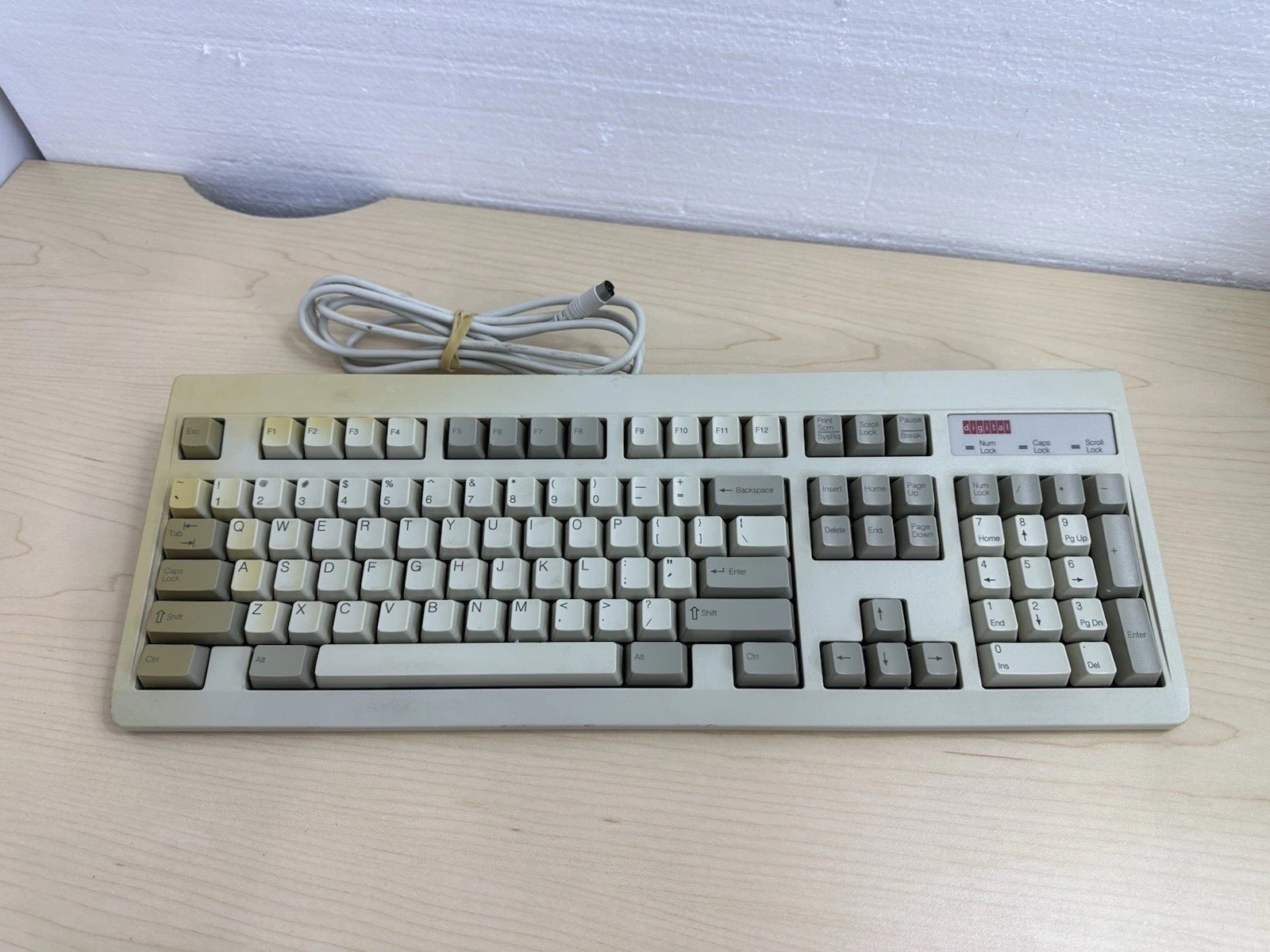 Vintage Digital Keyboard Model RT101 Beige Untested