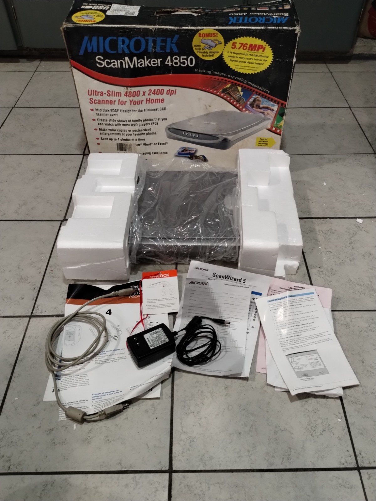 Microtek ScanMaker 4850 Flatbed Scanner,  Box No Film Adapter, Tested