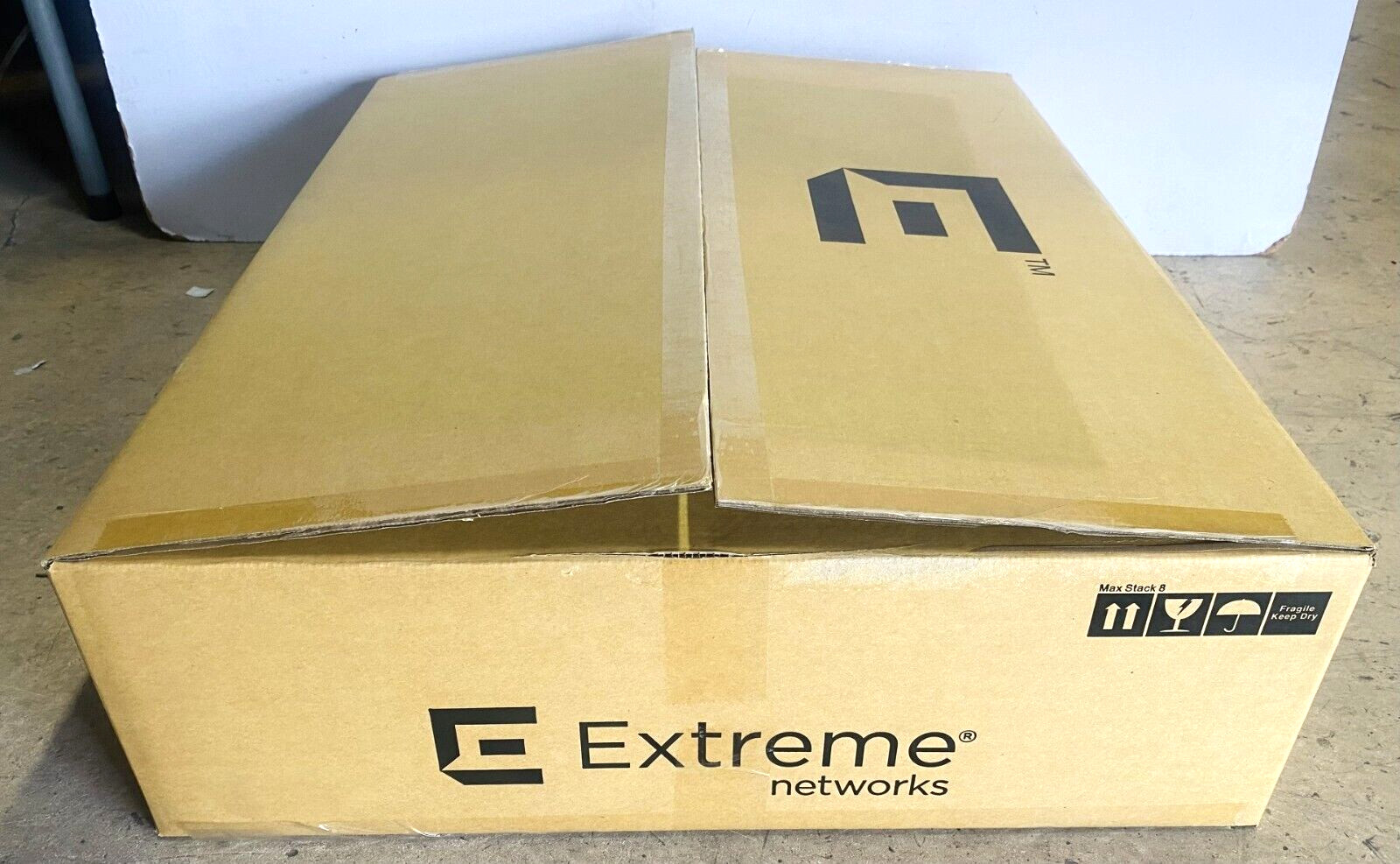 NEW EXTREME NETWORKS 16757T X460-G2-24T-24HT-10GE4-FB-TAA  ETHERNET SWITCH