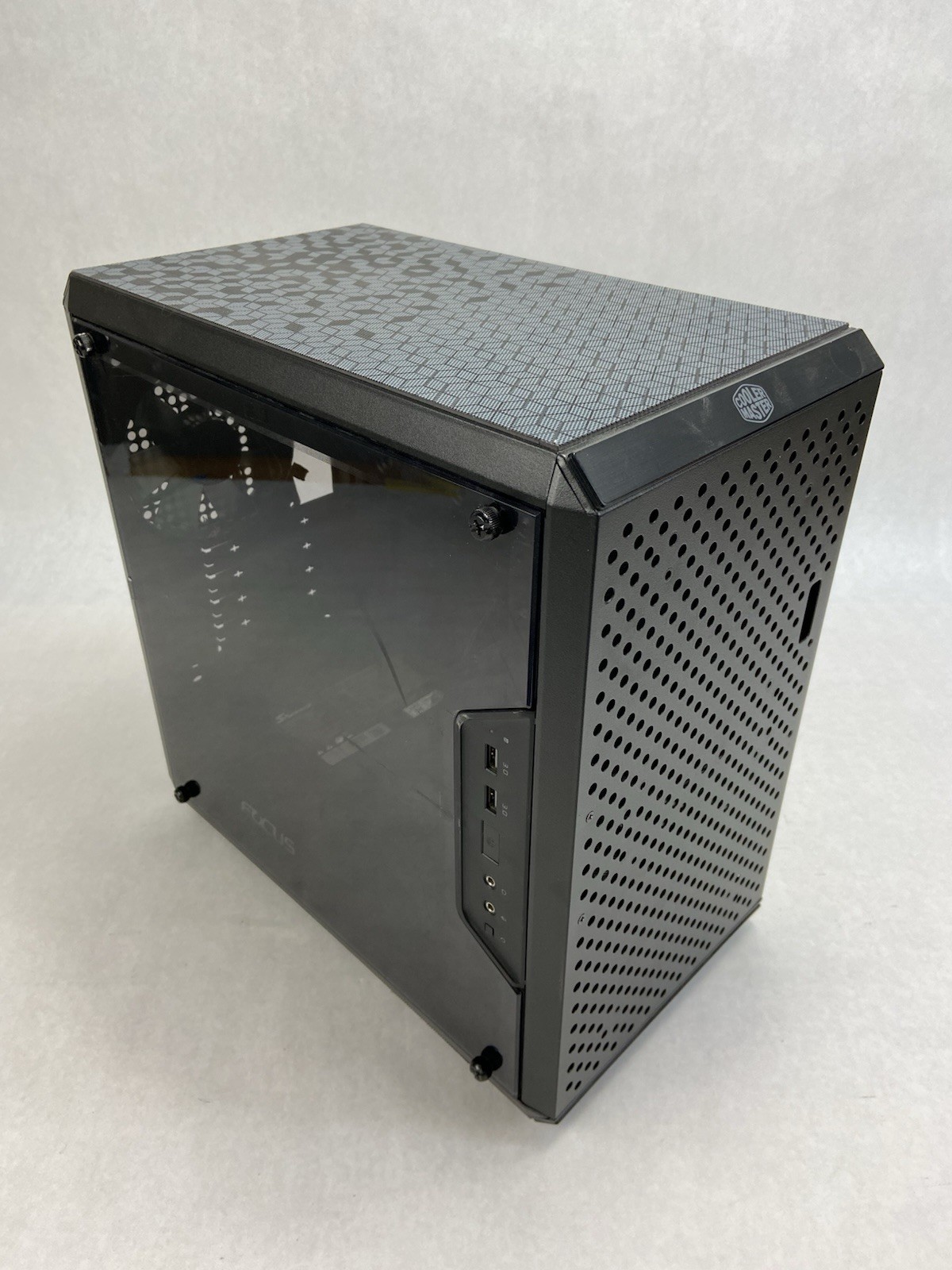 Cooler Master MasterBox Q300L Micro ATX Computer Case Seasonic SSR-550FX