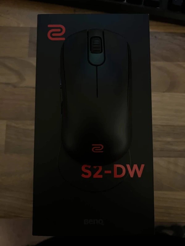 BenQ ZOWIE S2-DW wireless gaming mouse