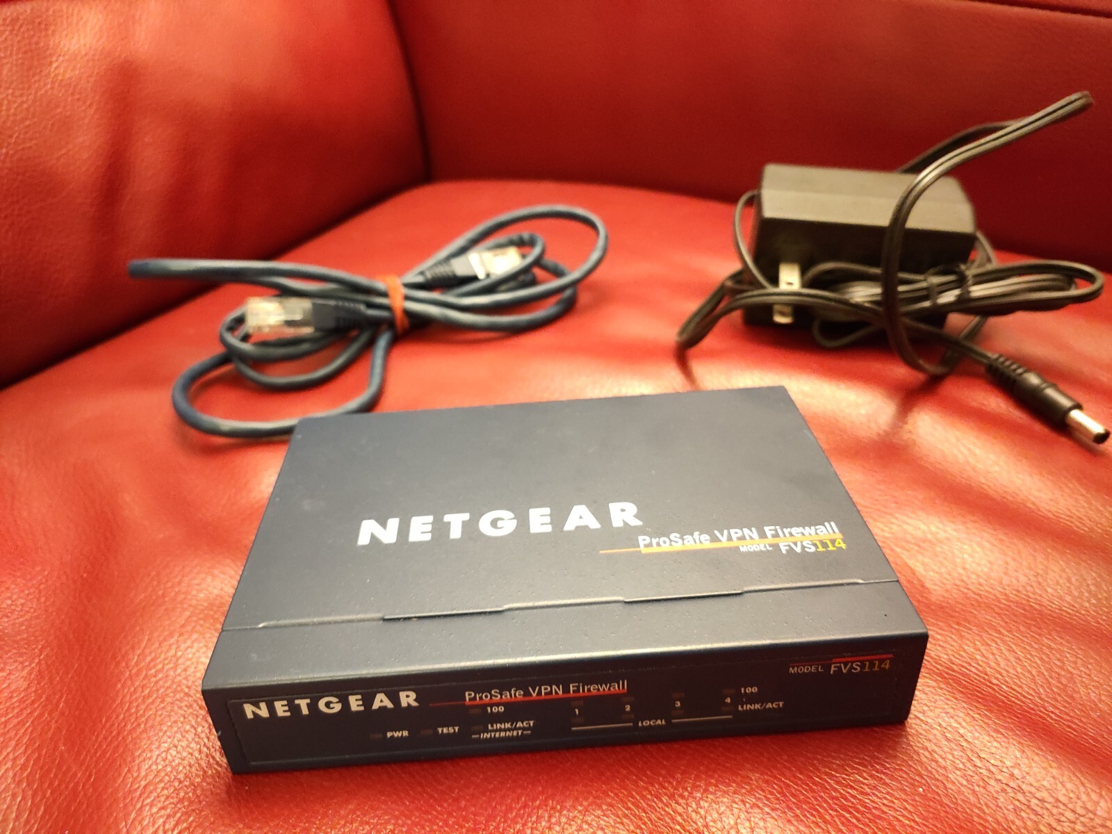 NETGEAR FVS114 ProSafe VPN Firewall 8 with 4 Port 10/100 Mbps Switch Pro Safe