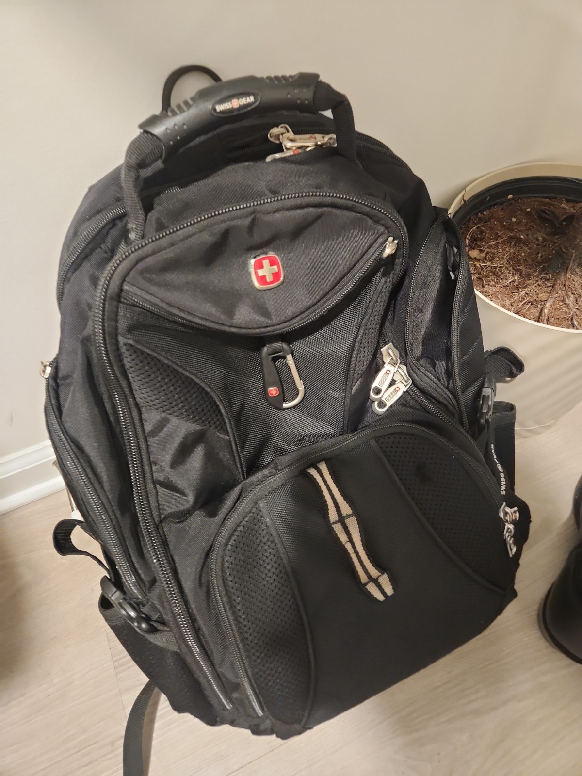 SwissGear 1900 ScanSmart Laptop Backpack Black Airflow Travel Bag