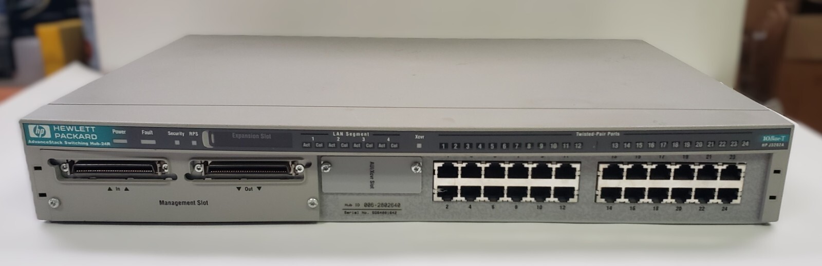 Hewlett Packard J3202A AdvanceStack Switching Hub-24R 24 Port Switch
