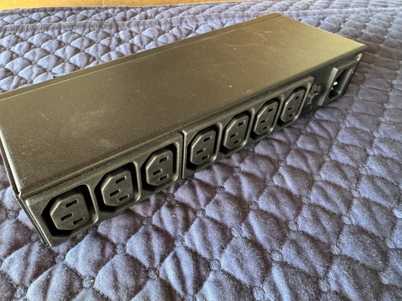 Dell 0T834 7-Outlet 120V-240V Power Distribution Unit PDU  AP6015