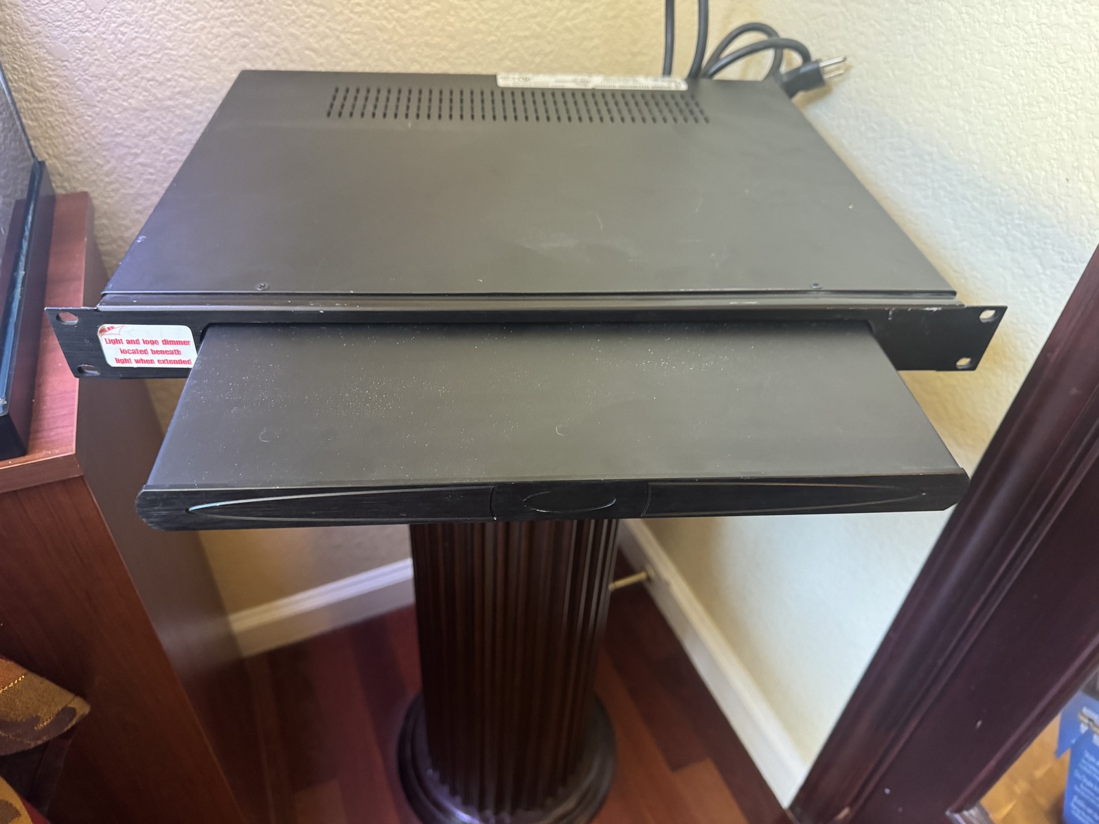 Middle Atlantic PDLT-815RVA Rack Light & 15A Power Distribution Unit