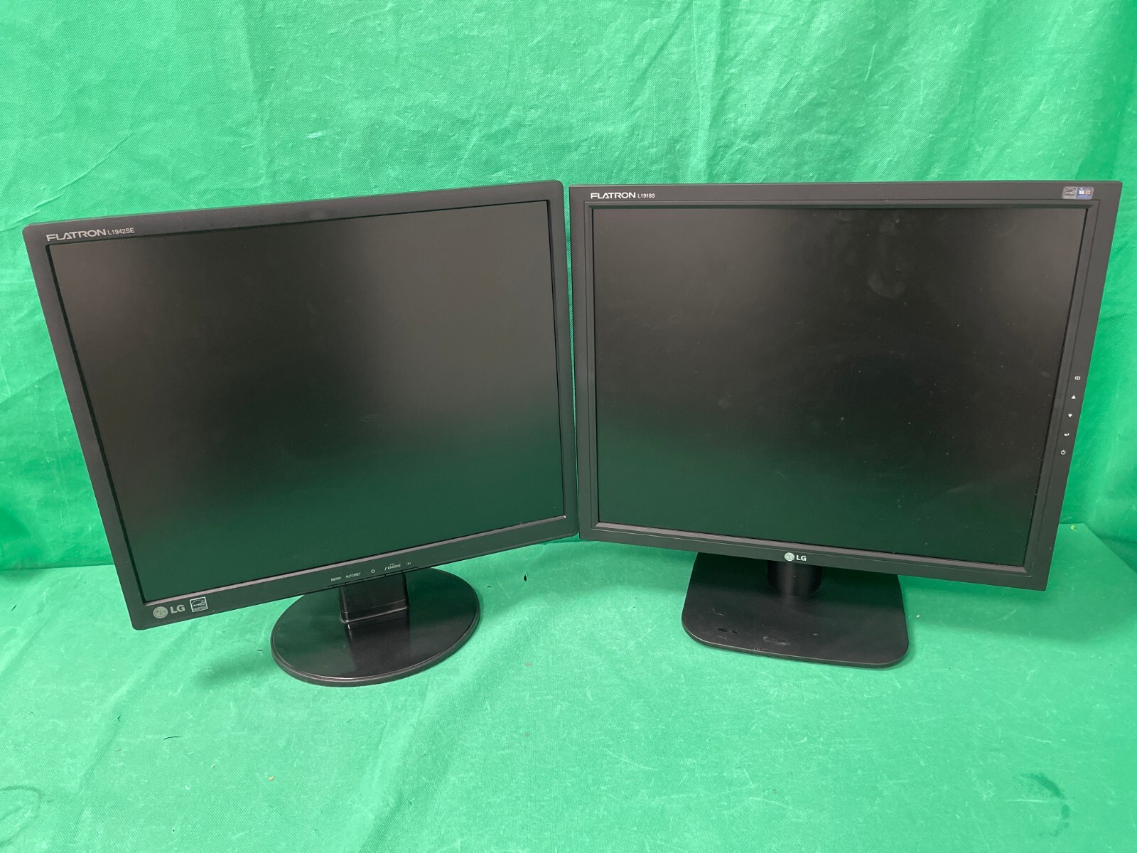 LG Flatron 19" LCD Monitors - 2-Pack Bundle (L1942SE-BF & L1918S-BN) *USED*