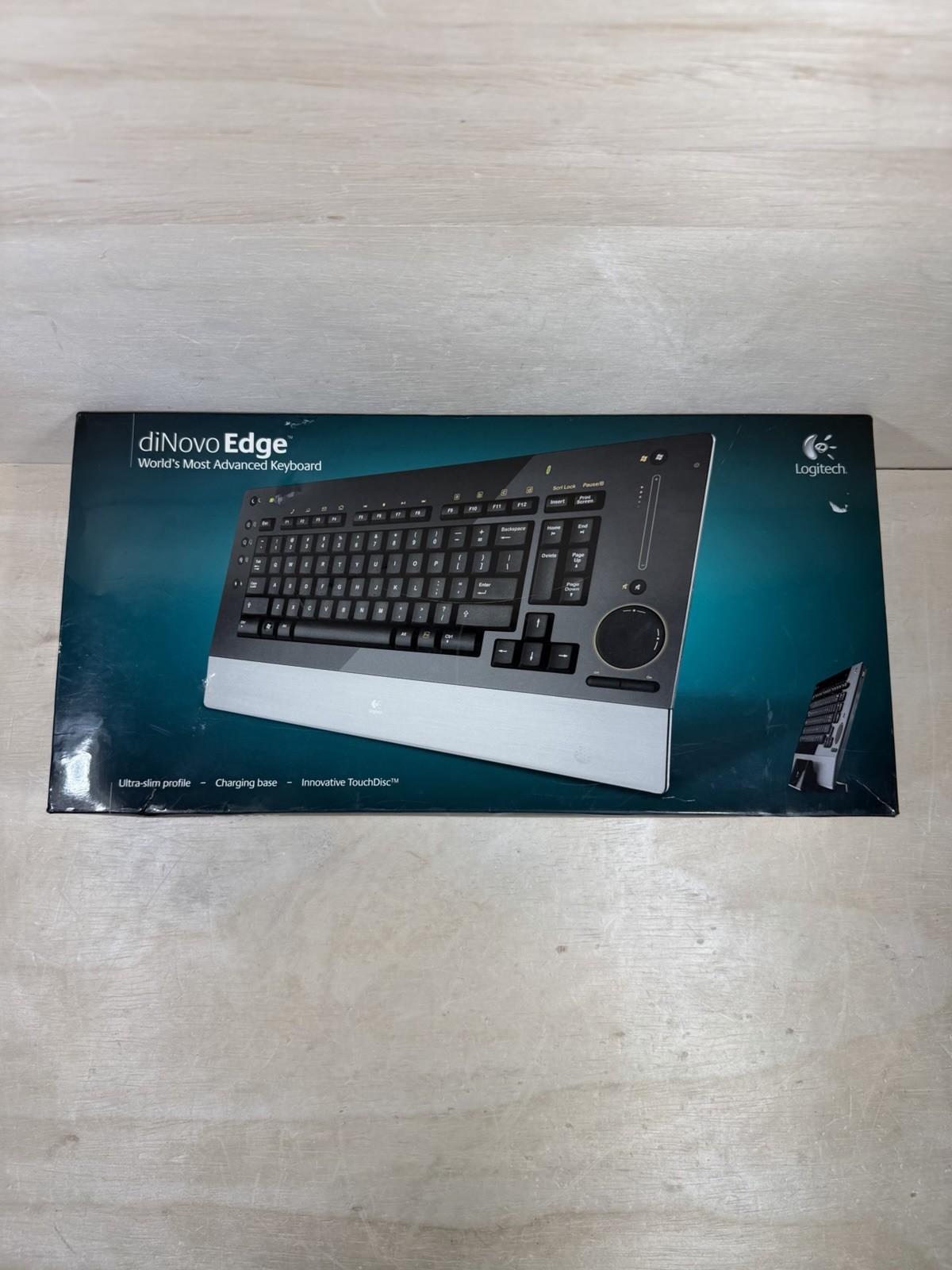 Logitech DiNovo Edge Wireless Bluetooth Keyboard & Charging Dock Y-RAY81 In Box