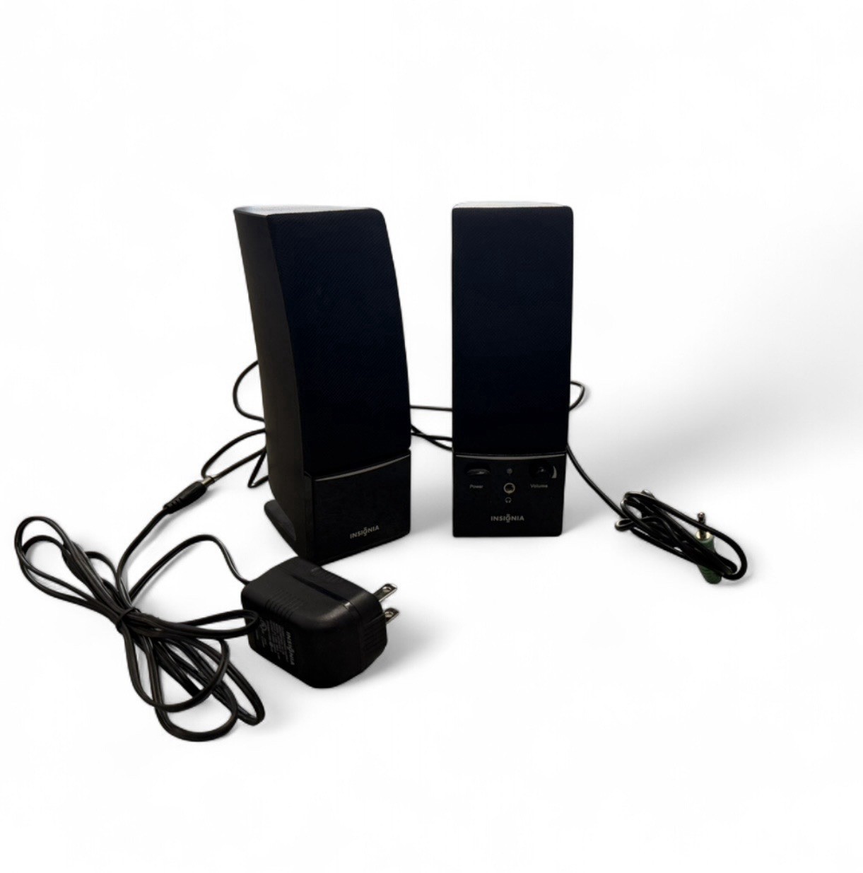 Insignia 2.0 Channel Wired Computer Speakers AC Powered - Black