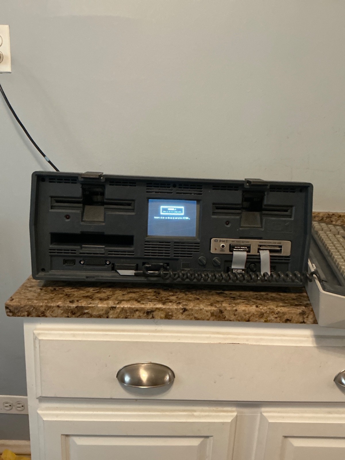 E1 Vintage Osborne 1 Model OCC 1 Rev 1.44 Portable Computer Powers On Untested