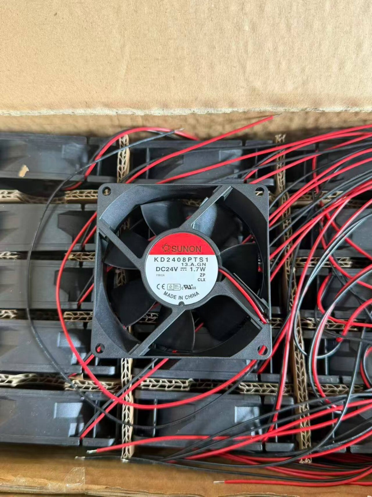 1PCS SUNON KD2408PTS1 24V 1.7W 8025 2-wire variable-speed fan