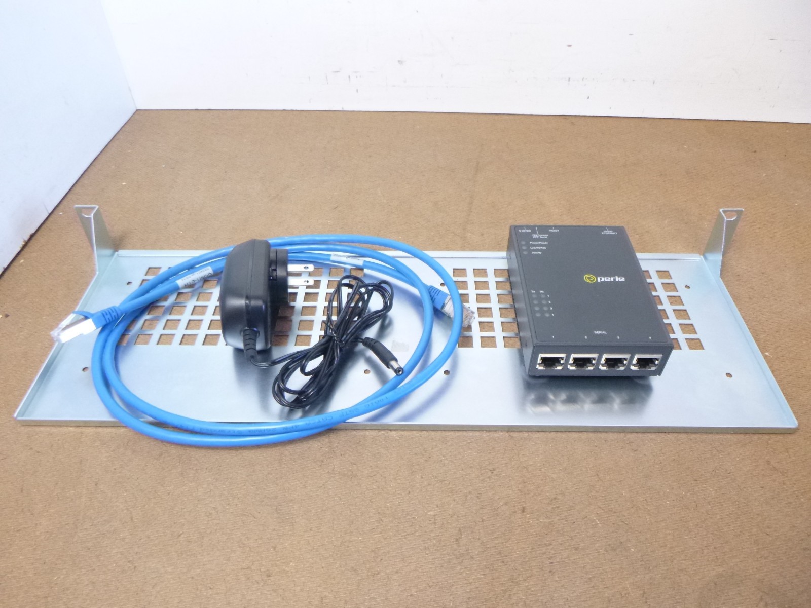 Perle IOLAN STS4-D 4-Port RS-232 Secure Terminal Server w/ Power Supply, Rack
