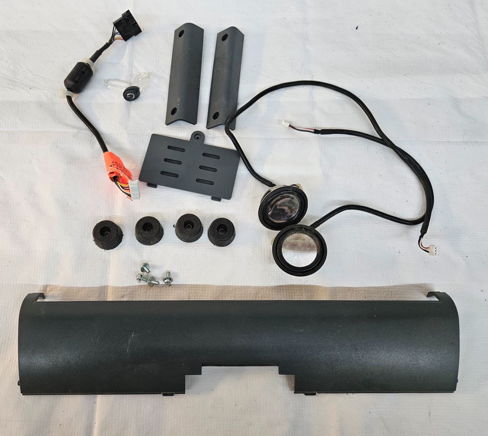 Micros PCWS2015 POS Computer PARTS LOT Speakers, Feet, Covers, etc...