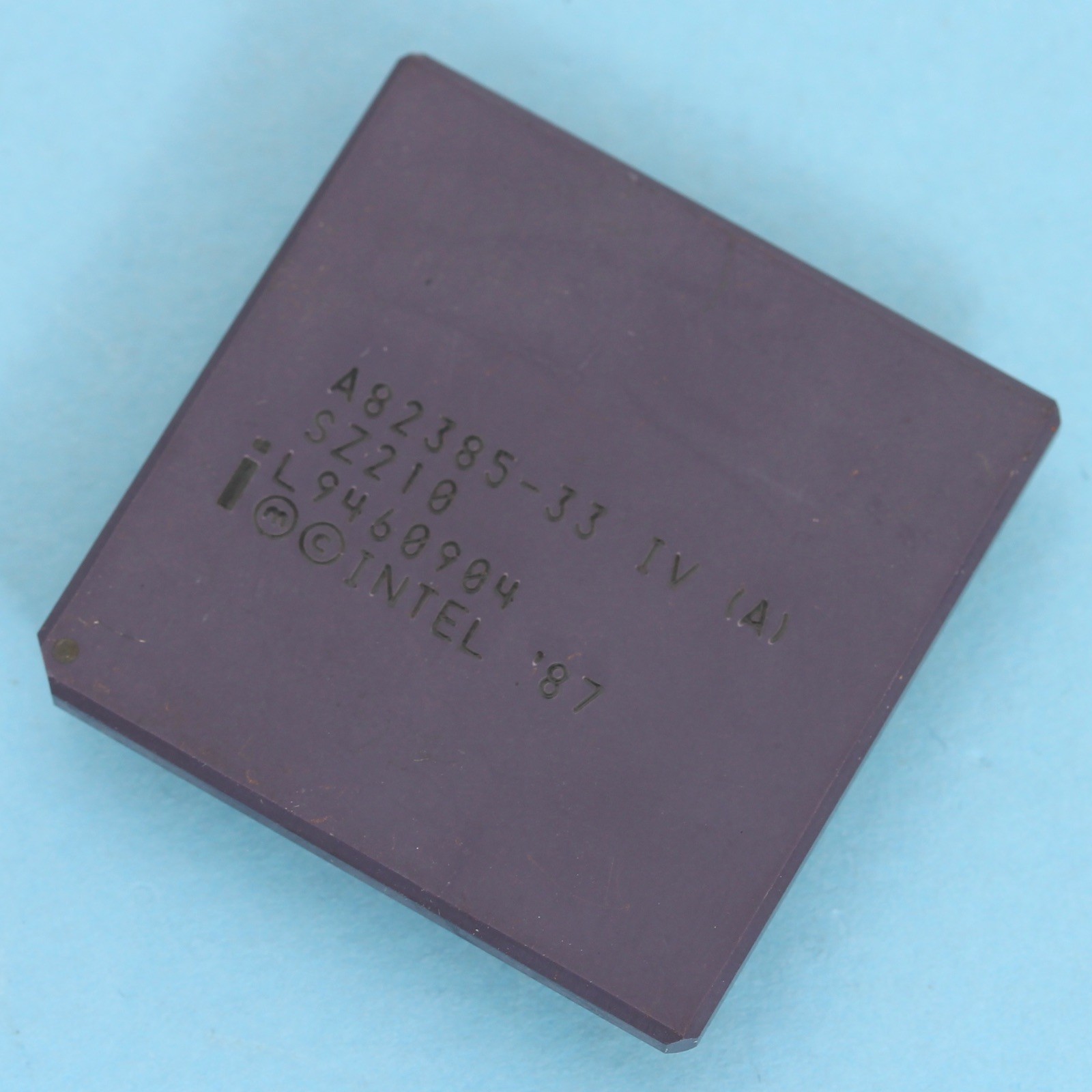 Intel 385 33Mhz High Speed Cache Memory Controller for 386 CPU A82385-33 IV (A)