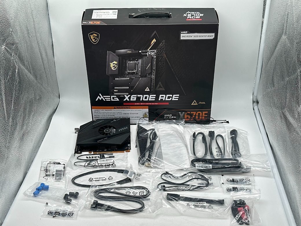 Box with accessories for MSI MEG X670E ACE