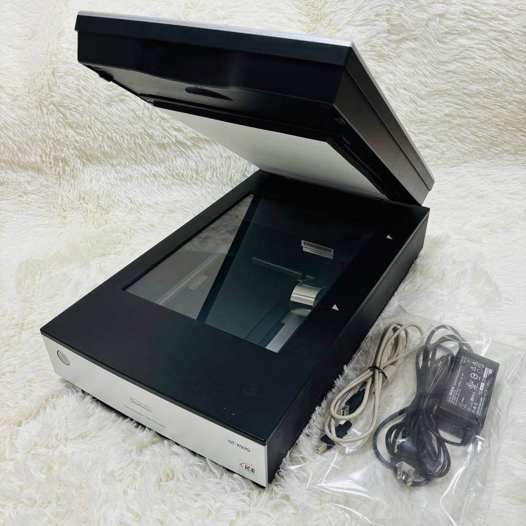 Epson GT-X970 Flatbed Scanner Dual Lens High Resolution Film Photo Scanner Japan
