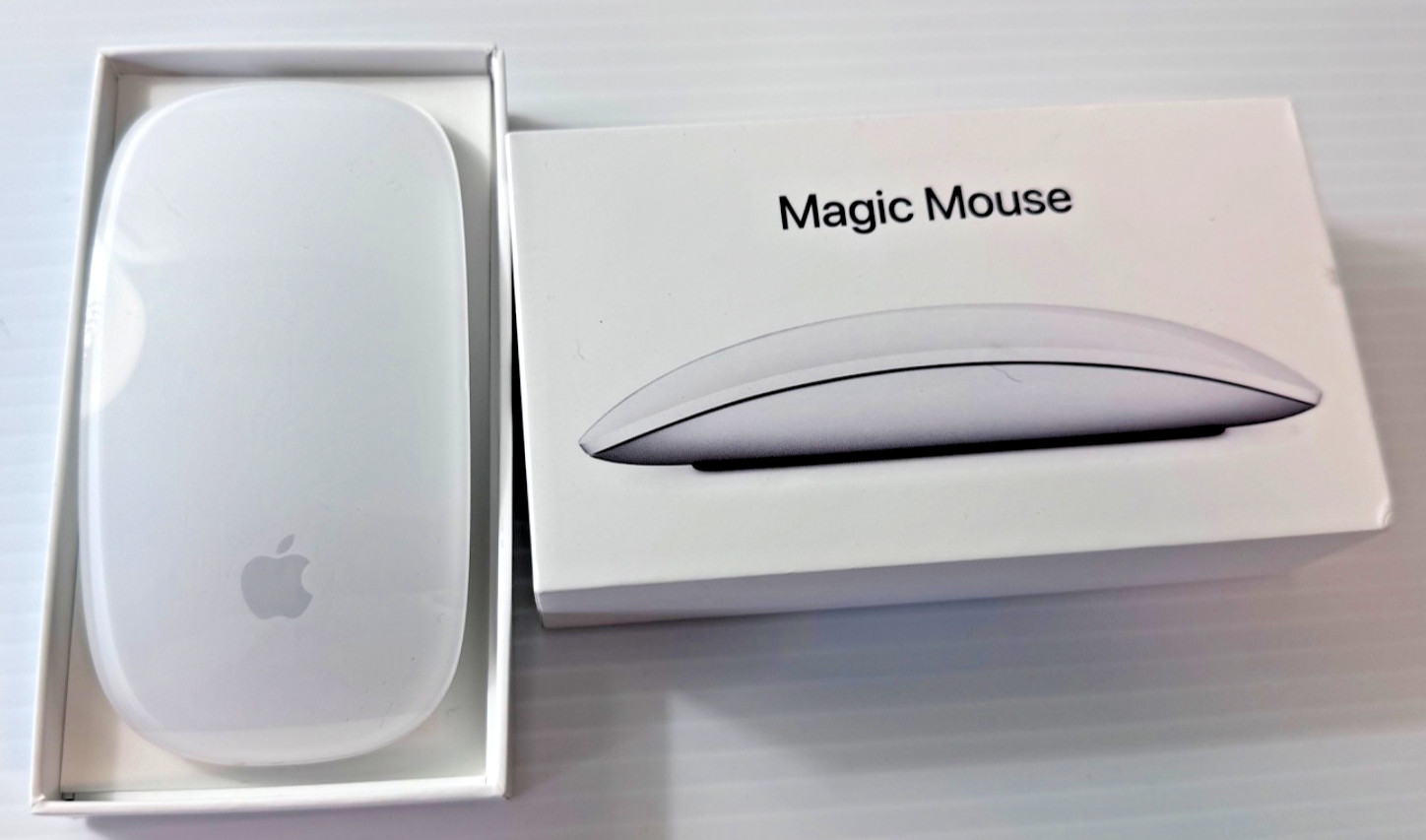 Apple Magic Mouse 2 A1657 MLA02LL/A Wireless Bluetooth Rechargeable Works