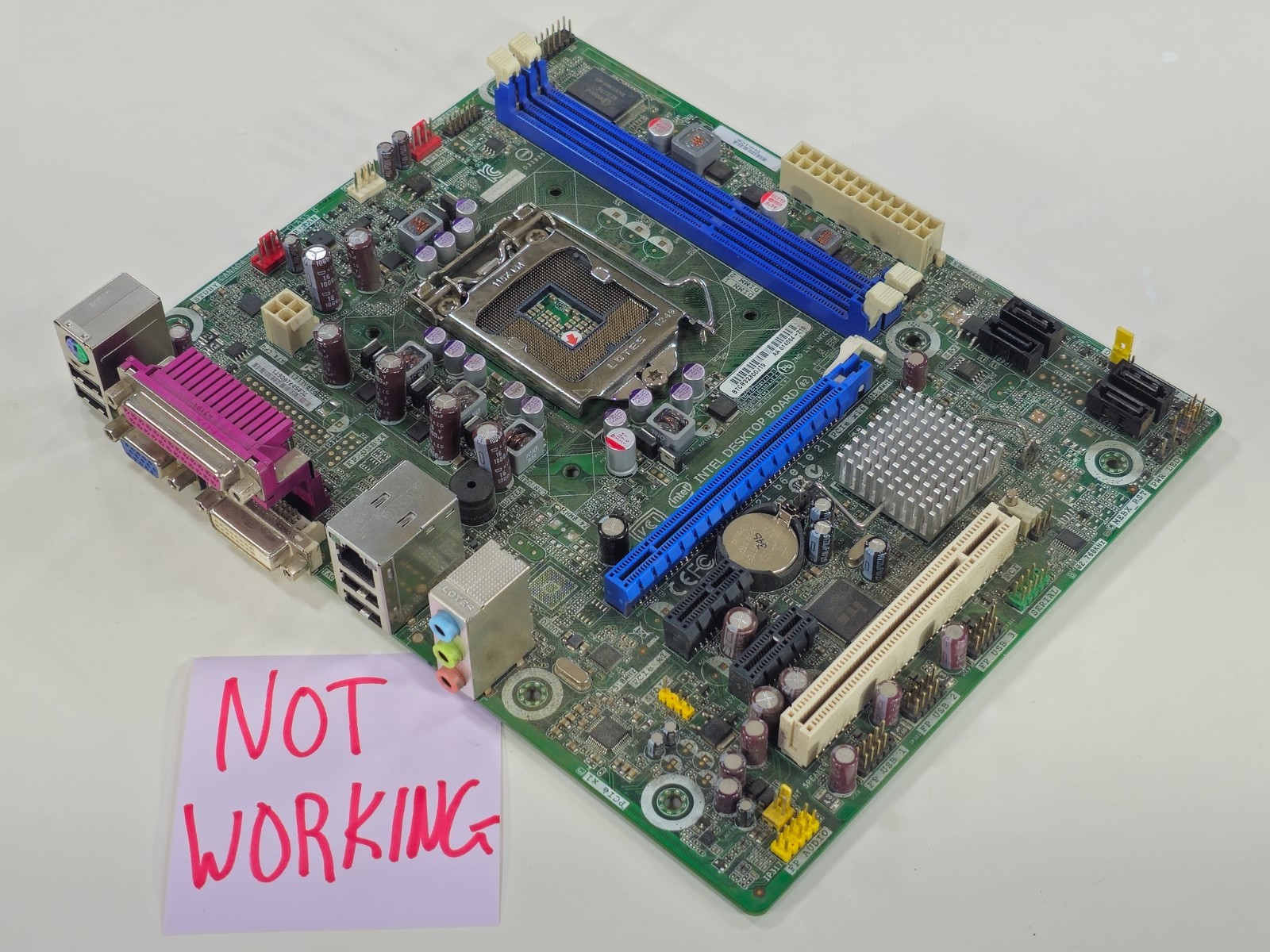 [NOT WORKING] Intel DH61CR Desktop Board H61 Micro ATX Motherboard DDR3 LGA 1155