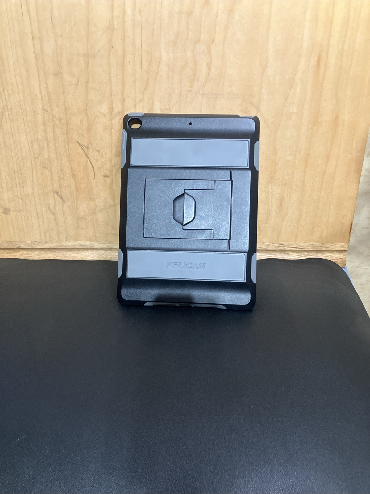 Pelican Voyager Ultra Rugged Protection Case w/ Stand for iPad 5  Black