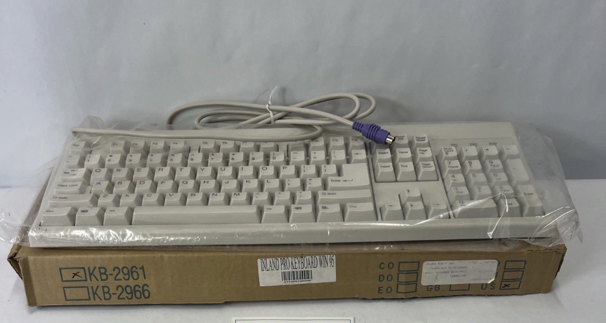 Vintage PCPS/2 Keyboard - US English - Model KB-2961 - NEW