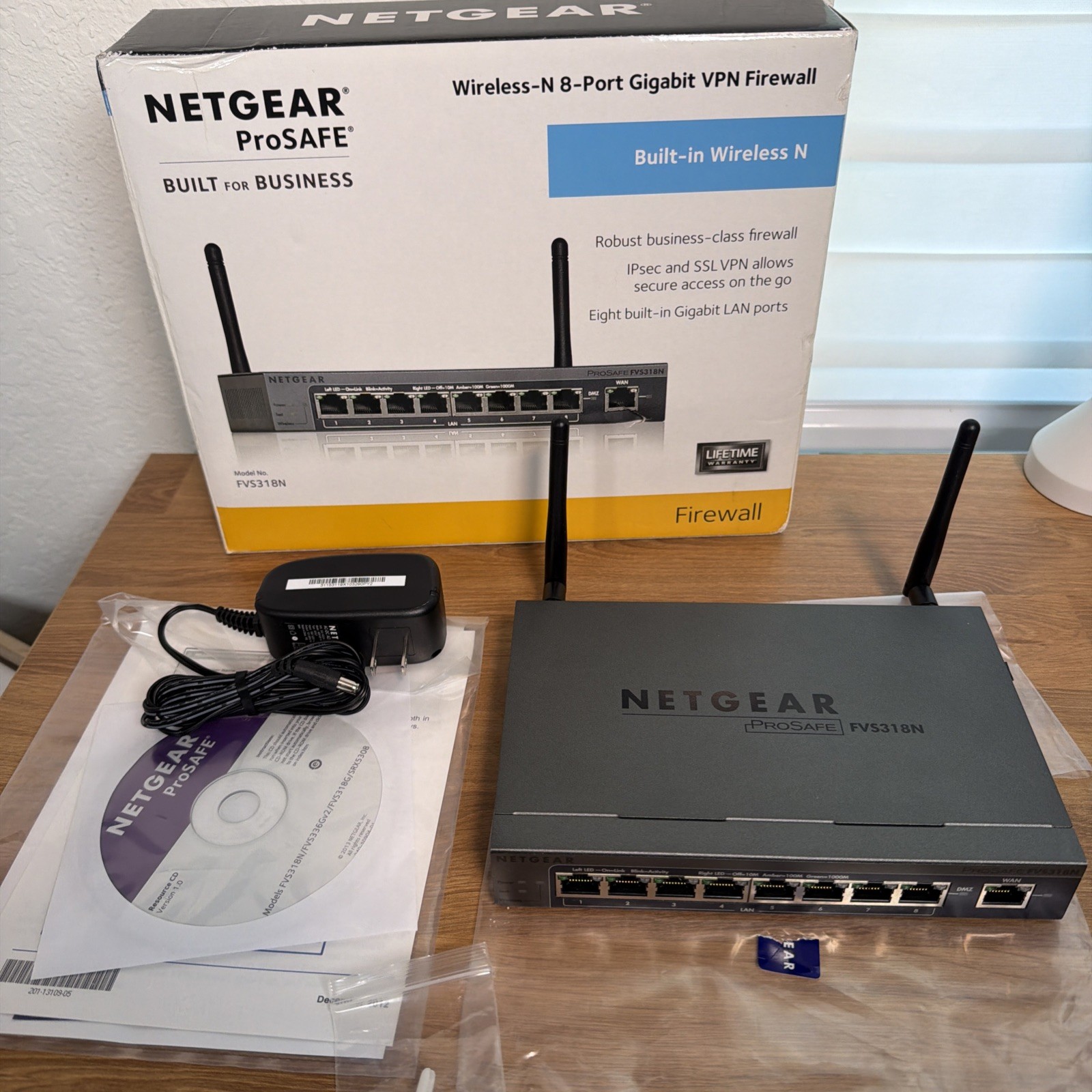Netgear ProSAFE Wireless-N 8-Port Gigabit VPN Firewall FVS318N