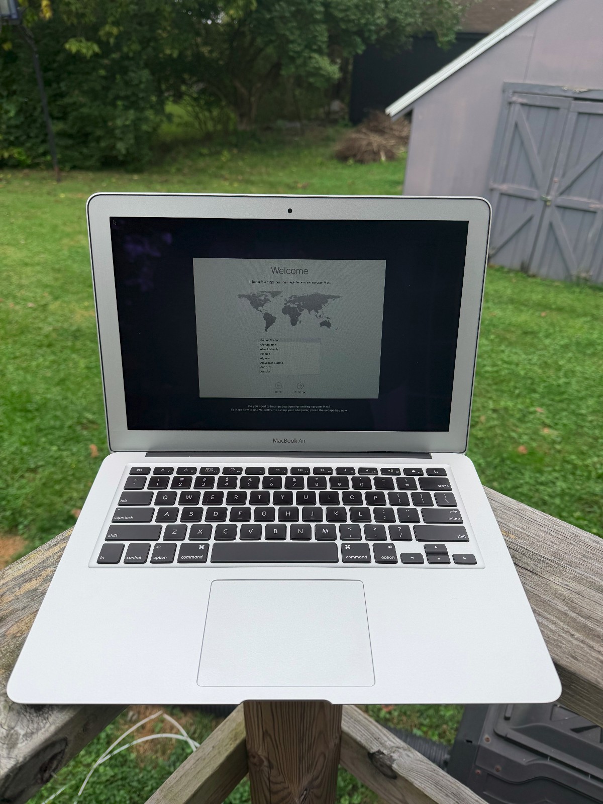 Late 2010 Macbook Air 13 inch macOS High Sierra A1369