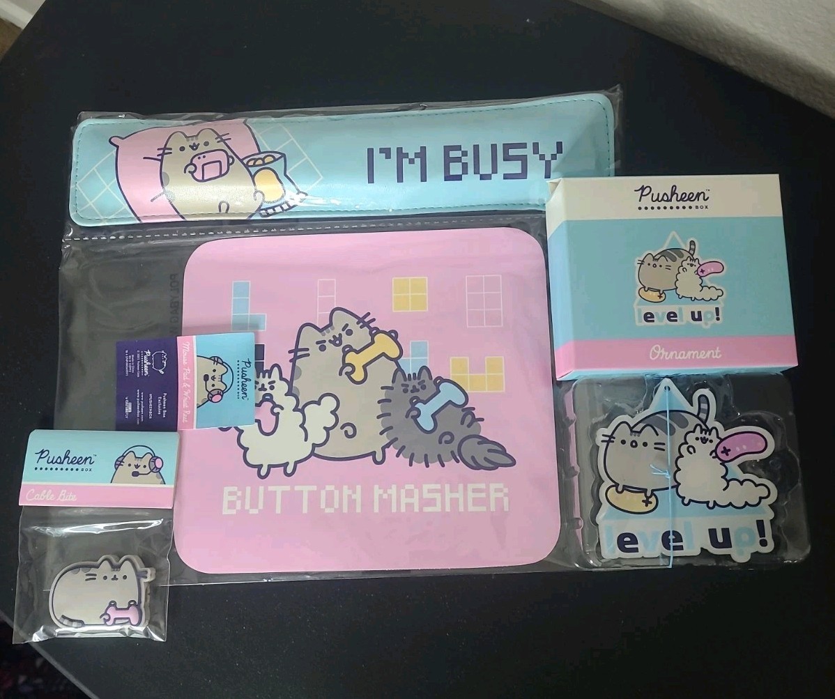 Pusheen Mouse Pad Wrist Rest, Cable Bite & Ornament Set Exclusive New In Package