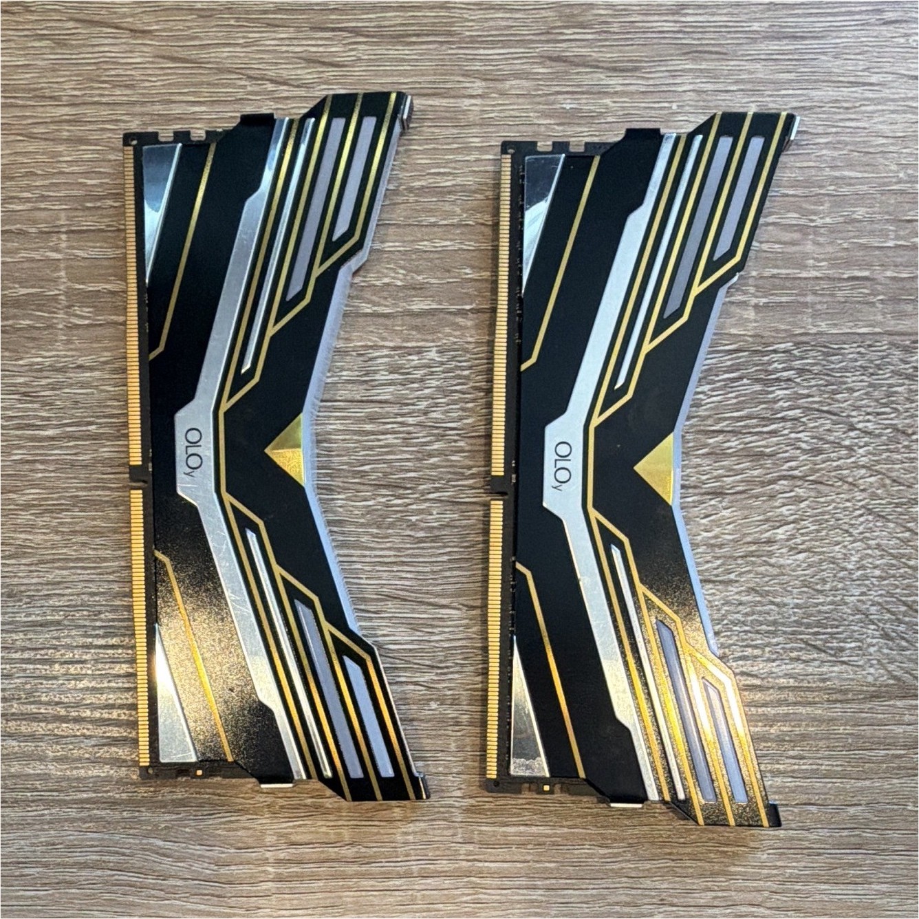 OLOy DDR4 3000 MHz RAM Memory Kit, 2 Modules 16gb 2by 8