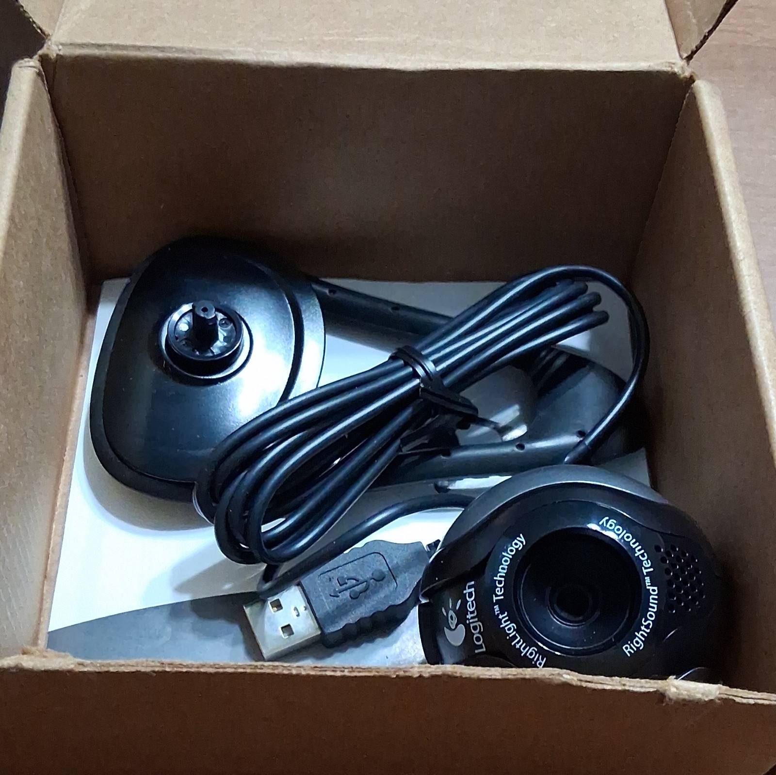 Logitech V-UBK45 QuickCam Communicate WebCam RightLight and RightSound