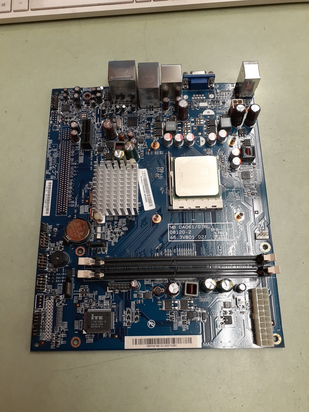 Acer eMachines DA061/078L 08120-2 Motherboard 48.3V801.021 / ADG2650IAV4DP