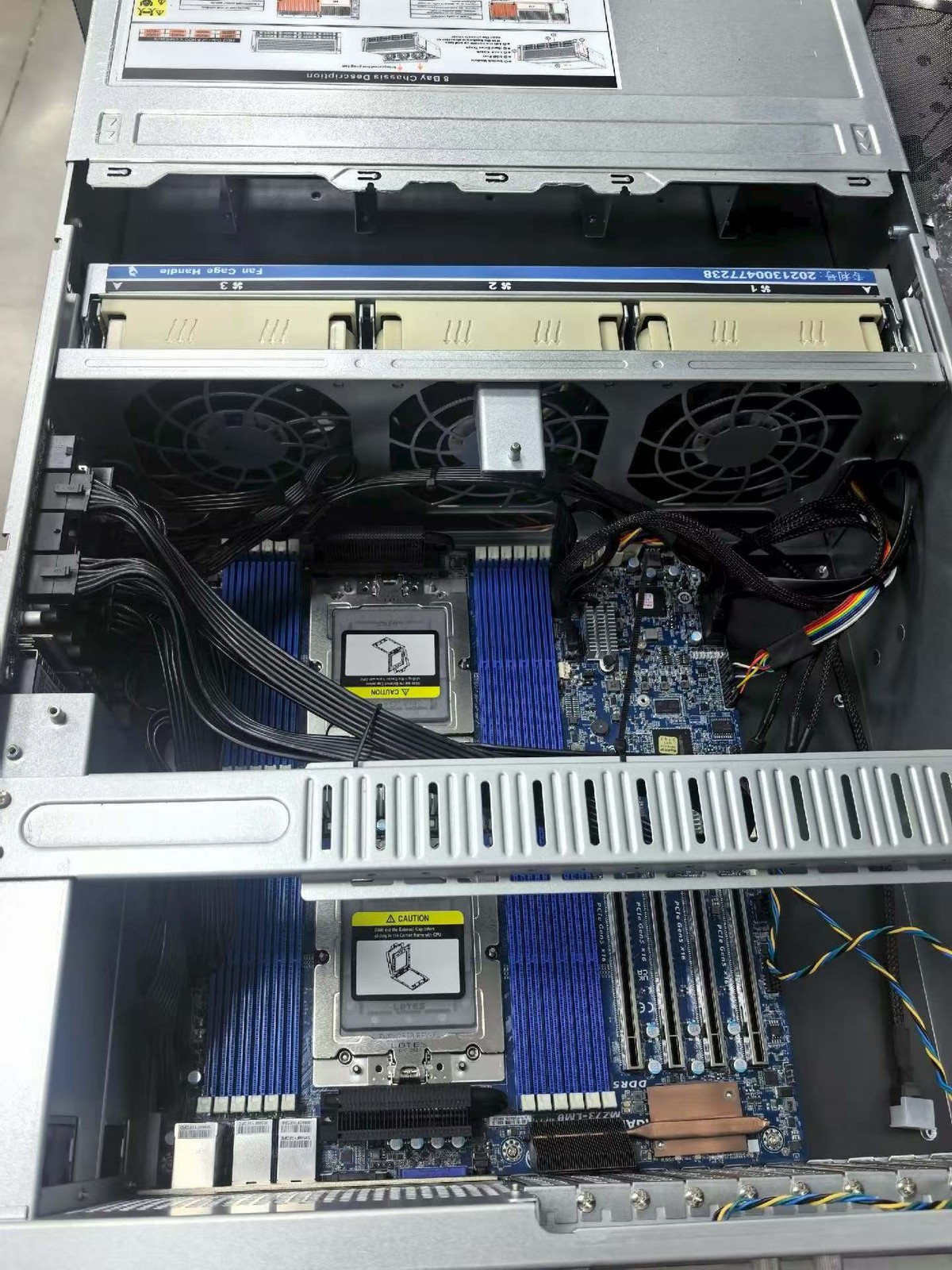 ASRock RACK 6U Server Chassis 8GPU PCIe 5.0 X16 Bandwidth for AMD 9004-9005.